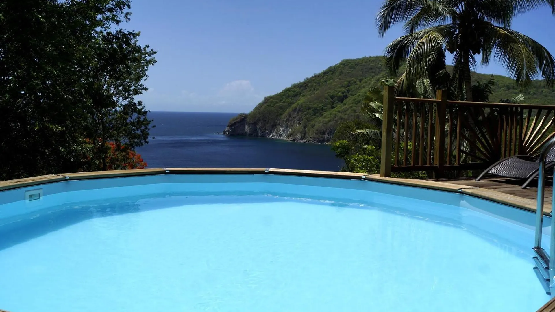 Villa Palma Avec Vue Mer Et Piscine Privee Location Domaine De La Pointe Batterie A Deshaies